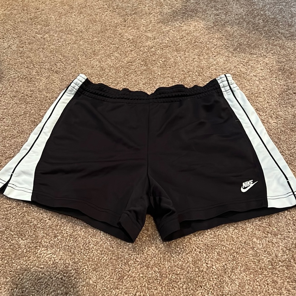 Women’s Medium Nike Shorts